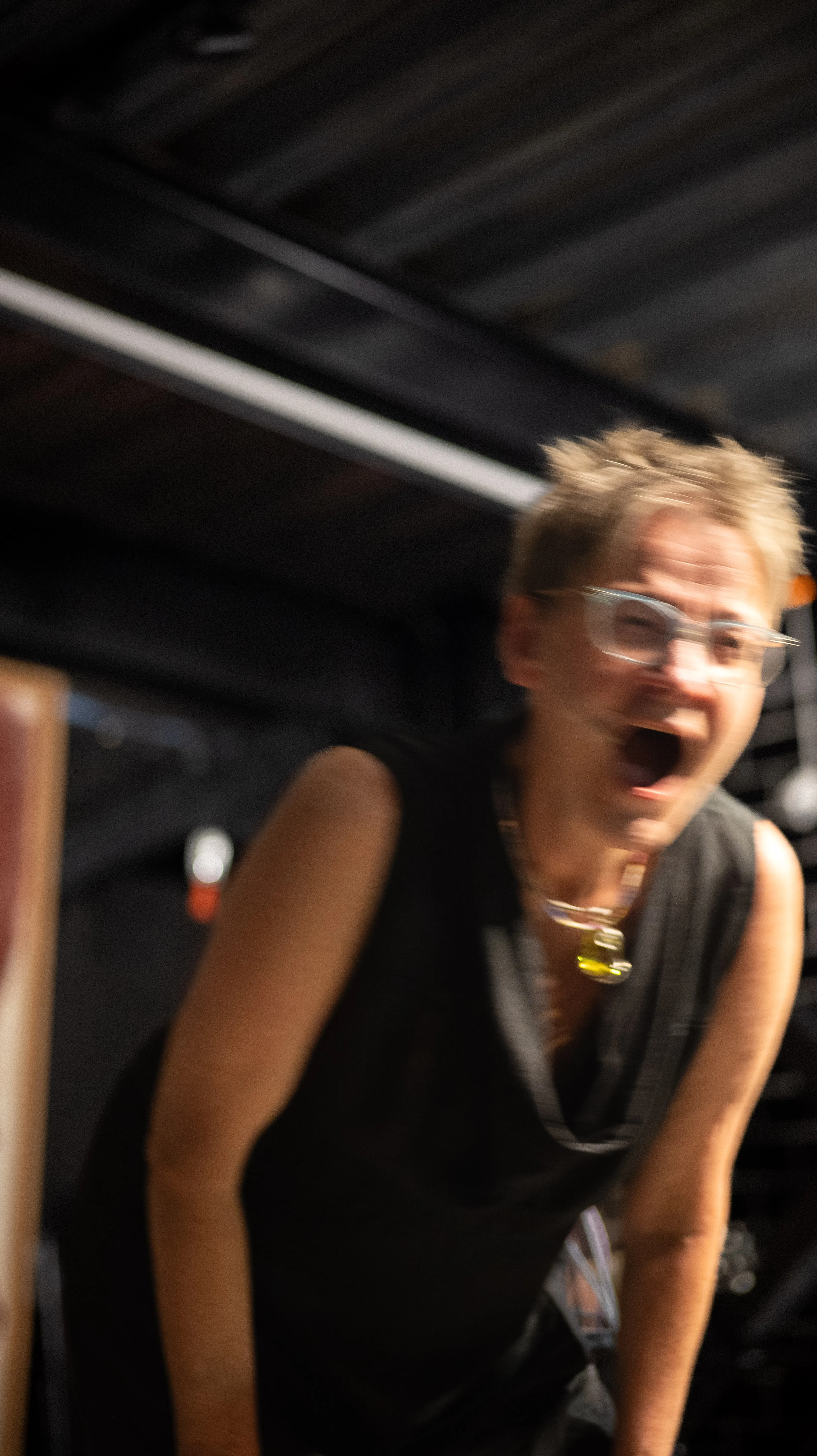 older woman screaming during a noise and improvised free jazz performance at 33 1/3, mexico city (2)